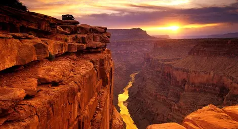 Откриха подземна магма, достатъчна да запълни Гранд Каньона 11 пъти