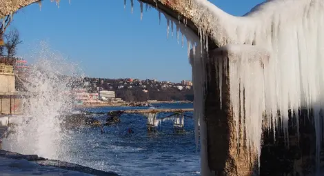 Леден дворец извая студът във Варна /галерия/