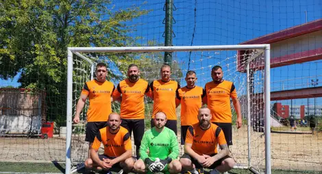 Футболният отбор на Линамар Лайт Металс Русе. Снимка: Линамар Лайт Металс Русе Футболният отбор на Линамар Лайт Металс Русе. Снимка: Линамар Лайт Металс Русе