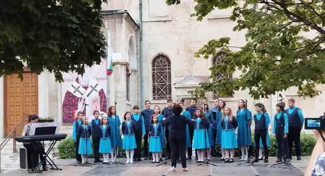 Русенският хор &bdquo;Св. Георги Победоносец&ldquo; с участие в V Национален фестивал на детските и младежки хорове