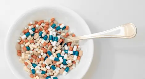 Тийнейджърка издъхна, нагълтала шепа таблетки за отслабване