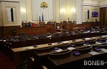 Депутатите с по-дълга ваканция от учениците