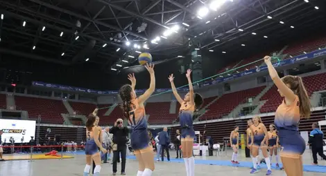 Зелена свелина за колективните спортни занимания на закрито, но без състезания и публика