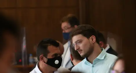 Синът на депутата Лъчезар Иванов на делото срещу Кристиян Николов: В СДВР ме подложиха на психически натиск Синът на депутата Лъчезар Иванов на делото срещу Кристиян Николов: В СДВР ме подложиха на психически натиск