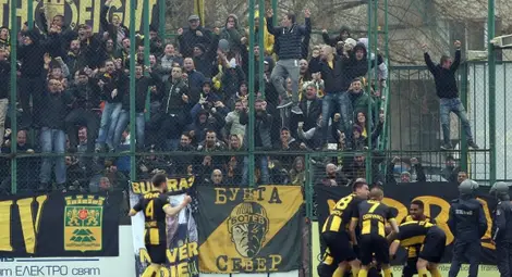 Ботев тръгна за Русе с група от 19 футболисти