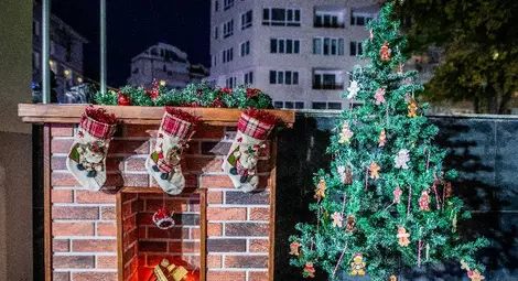 Коледно-новогодишният фестивал на Община Русе обещава много музика, забавления и топлина в празничните дни Коледно-новогодишният фестивал на Община Русе обещава много музика, забавления и топлина в празничните дни