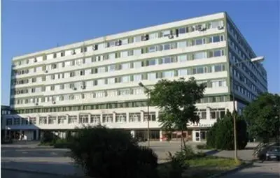 Борят се за живота на младата майка, нападната от бивш съпруг, лежал в затвора