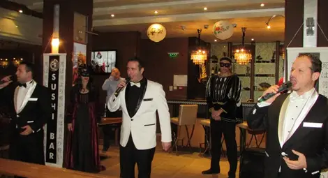 Трио &bdquo;Тенорите&ldquo; дадоха начало  на Венецианските карнавални дни