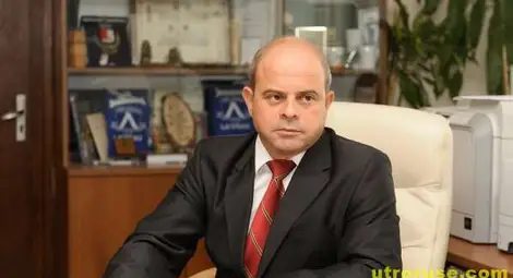 Стоилов реже с 42,5 бройки &bdquo;скритата администрация&ldquo;