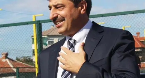 "Дер Щандарт": Тежки обвинения заплашват Цветан Василев