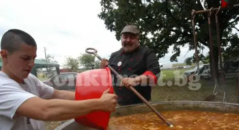 Ути нахрани стотици авджии с чорба от пъдпъдък