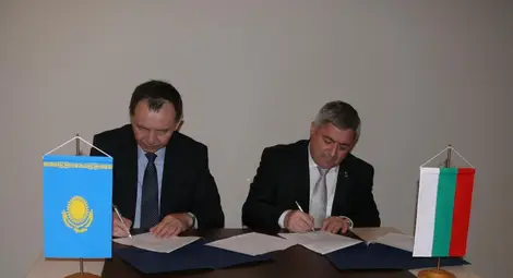 Университетът и научен институт в Казахстан подписаха договор