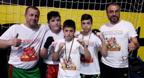 Сребро и бронз за кикбокса в „Хелиос“ Сребро и бронз за кикбокса в „Хелиос“