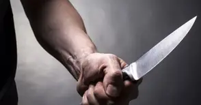 Бивш затворник подгонил с нож семейство съседи