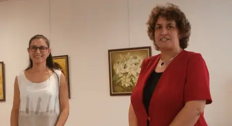 Ралица Арнаудова показва приказния си свят на цветята