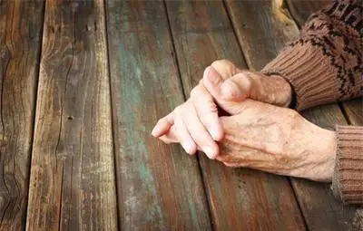 Бюджетната комисия прие: възрастта за пенсия се замразява, но стажът - не