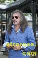  Маги Халваджян депозира граждански иск срещу Волен Сидеров 