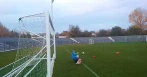 Капитанът Ковачев победи директора Симеонов в биенето на дузпи