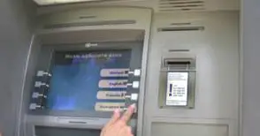 Болногледачка 4 пъти опразнила картата на жена на легло