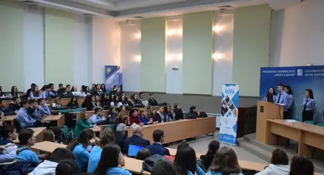 &bdquo;Успешните хора&ldquo; решаваха казуси в Иновационен лагер