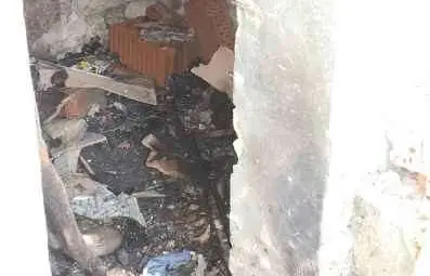 Клошари запалиха за трети път къща на нотариус