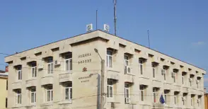 Две общини в зоната на центровете с по-малко жители от заложеното в закона