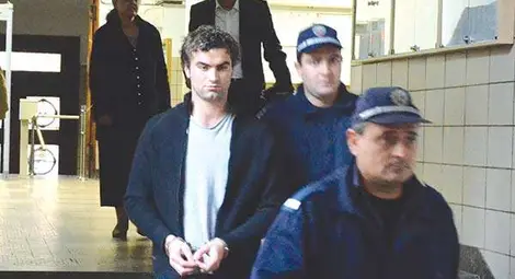 Голият ездач на лъва наказан с една година условно Голият ездач на лъва наказан с една година условно