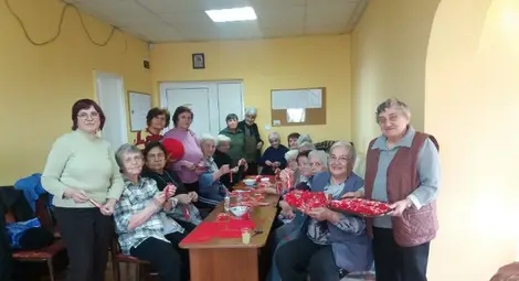 Сръчни баби изработиха 14 000 поздрава за Баба Марта