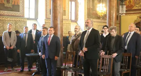 С тържествена церемония и благодарствен молебен бе отбелязан Празникът на Русе