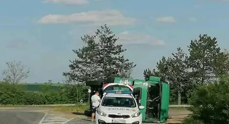 53-годишен сърбин преобърна тир край Бяла 53-годишен сърбин преобърна тир край Бяла