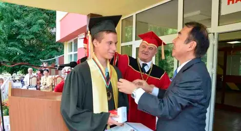 Японският посланик връчи дипломите на &bdquo;японския&ldquo; випуск на &bdquo;Васил Левски&ldquo;