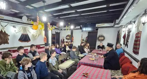 Деца от Русенското неделно училище беседваха с Главиницкия епископ Макарий