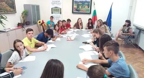 20 българчета от украинския Приморск учиха родния език в Русе 20 българчета от украинския Приморск учиха родния език в Русе
