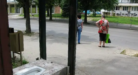 Турската тоалетна на Давид Черни &bdquo;експонирана&ldquo; на спирка в Русе