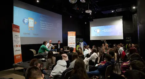 Младежи и киберексперти дискутираха по темата &bdquo;Поведението ни в Мрежата: Smart или Cool?&ldquo; по повод Деня за безопасен интернет