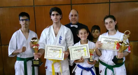 Два златни и бронзов медал за каратистите на „Русе“ Два златни и бронзов медал за каратистите на „Русе“