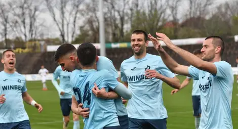 „Дунав“ отнесе „Славия“ с 5:3 в най-добрия си мач за сезона „Дунав“ отнесе „Славия“ с 5:3 в най-добрия си мач за сезона