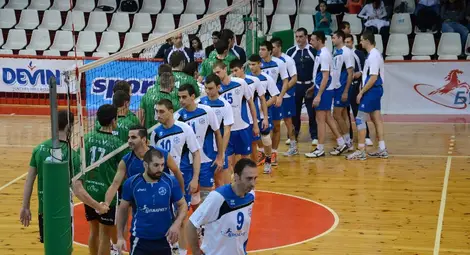 Бедните и забравени волейболисти направиха първа тренировка Бедните и забравени волейболисти направиха първа тренировка