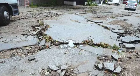 46 литра дъжд на квадрат и вятър  100 км/час съсипаха Русе за 90 минути