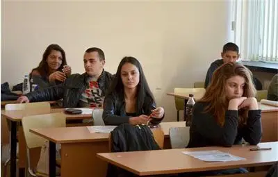 Обмислят отделен тест за прием в университетите вместо матурите