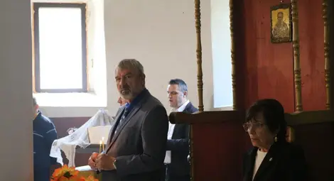 Областният управител Драгомир Драганов посети храма в Караманово по повод Възнесение Господне Областният управител Драгомир Драганов посети храма в Караманово по повод Възнесение Господне