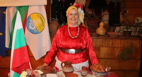 Калина Михайлова ще приготви мамалига и ще представи свой обреден хляб. Снимка: Архив Калина Михайлова ще приготви мамалига и ще представи свой обреден хляб. Снимка: Архив