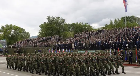 Сърбия въвежда задължителна военна служба догодина