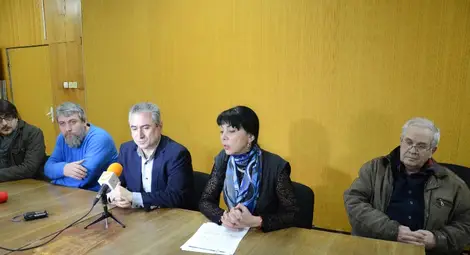 Русенски скулптор ще патинира обезобразените творби на Далчев