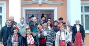 По стара традиция тетовчани поляха лозите с вино за богат плод