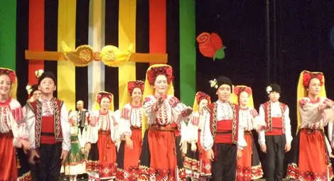 Пъстрата вихрушка &bdquo;Зорница&ldquo; отпразнува вихрено половинвековния си юбилей