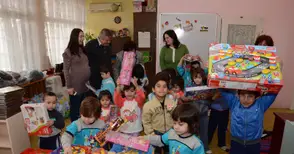 Българите в Сейнт Луис  отново зарадваха деца