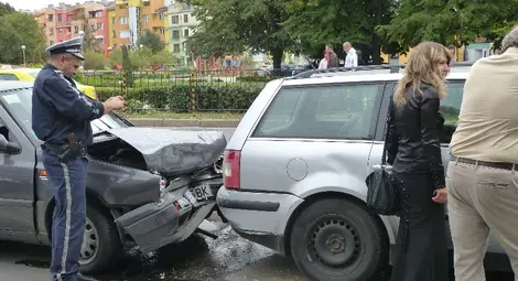 Три млади жени пострадаха във верижна катастрофа