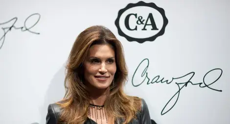 Синди Крауфорд е щастливо женена за марка часовници