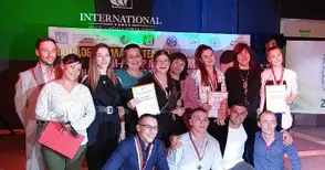 Малката русалка и Пепеляшка окичиха  с ново злато Гимназията по туризъм